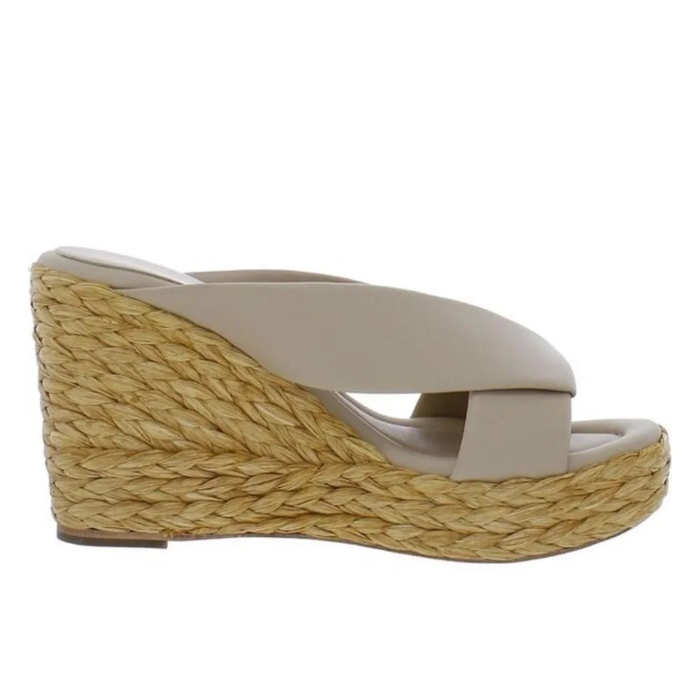 NEW André Assous Opal Leather Wedge Sandals in Tan Sz. 10